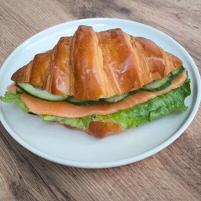 Круассан с лососем в Панеттоле по цене 565 ₽