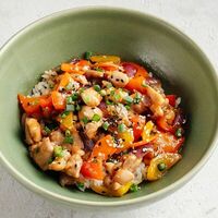 Курица терияки с овощами и рисом в Ume