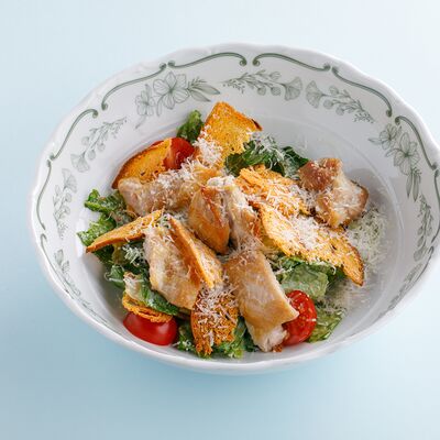 Цезарь с цыпленком в Терраса по цене 890 ₽