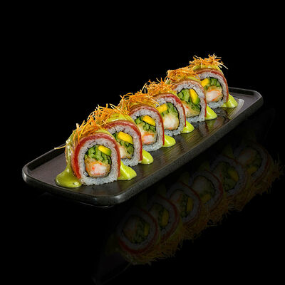 Ролл Тунец Халапеньо в Koi sushi bar по цене 2150 ₽
