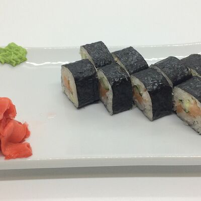 Роллы классические с лососем в Братик Томатик по цене 359 ₽