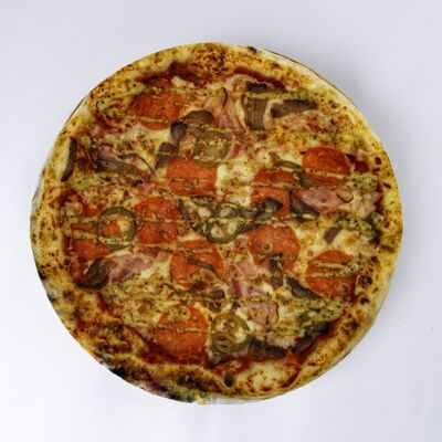 Пицца Мясная с халапеньо в Metro по цене 550 ₽