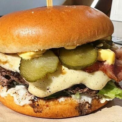 Blue-Cheese Burger в The revolver pub по цене 429 ₽
