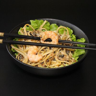 Паста Том ям с креветками в Оsaka по цене 655 ₽