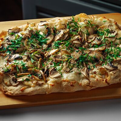 Грибы, пармезан, трюфельное масло в Коробок по цене 775 ₽