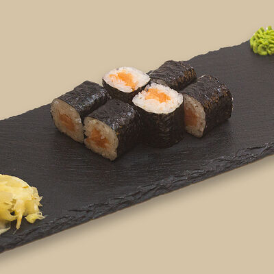 Мини ролл с лососем в Любим сытно по цене 550 ₽