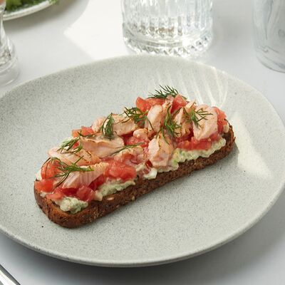 Брускетта с лососем и авокадо в Блеск по цене 465