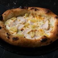 Пицца Гавайская с ананасом в LOMONOSOV PIZZA