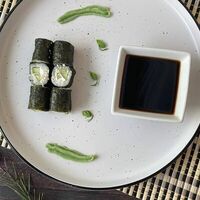 Классический ролл с огурцом в Salento