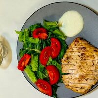 Куриная грудка су-вид с соусом из белых грибов и пеной из пармезана в VERA keto&healthy dishes and desserts