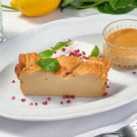 Творожная запеканка с варёной сгущенкой и сметаной в Лео