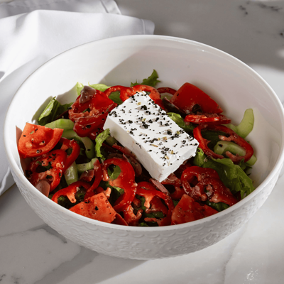Греческий салат с со стейком из брынзы в Bona по цене 890 ₽