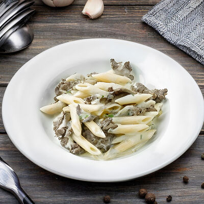 Макароны с куриной печенью в сметанев Метелица по цене 300 ₽
