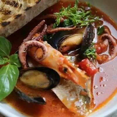 Суп из морепродуктов в Tin по цене 1090 ₽