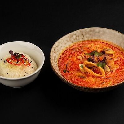 Том ям с морепродуктами в Устрицы & танцы по цене 980 ₽