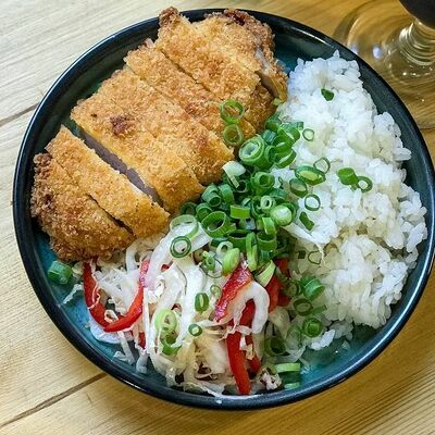 Свинина тонкацу в Akiba Izakaya по цене 520 ₽