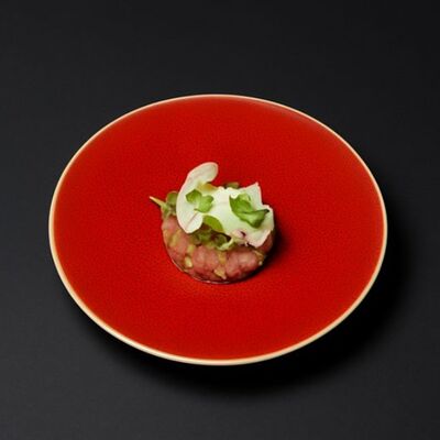 Тартар из тунца с трюфельным соусом и эспумой из сыра фета в Кабуки по цене 1030 ₽