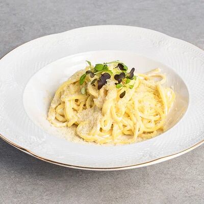 Паста с пармезаном и сливками в Веранда по цене 200 ₽