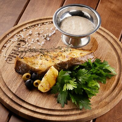 Стейк из палтуса с фирменным соусом grille в Кафе Mister & Missis Grille по цене 830 ₽