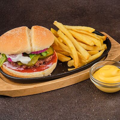 Комбо Гамбургер в Альфа-Бургер по цене 450 ₽