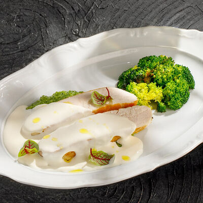 Куриная грудка с брокколи в Ginza по цене 1590 ₽