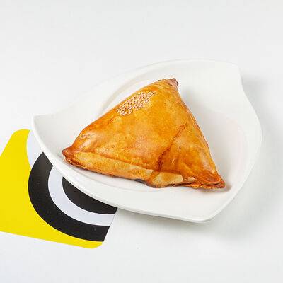 Тандырная самса с говядинойв Жан Плов Лагман по цене 750 ₸