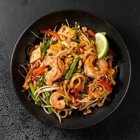 Пад тай с креветками в WOOJI