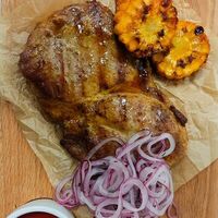 Стейк из cвинoй шеи в Премьера