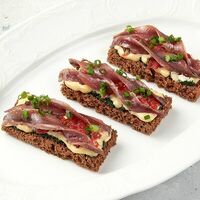Тост с Кантабрийскими анчоусами в Cutlet by El Gauchito
