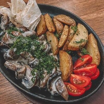 Сковородочка с грибами в Соль & Перец по цене 427 ₽