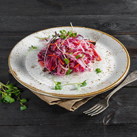 Коул Слоу в ИТЛЕ Стейк-кафе Halal