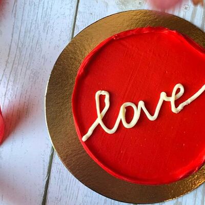 Бенто-торт Love (красный) в Сладкое бюро по цене 1750 ₽