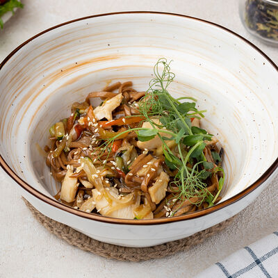 Wok с курицей и овощами в Коломан по цене 410 ₽