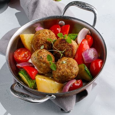 Котлеты из индейки с овощами в Мангал&Грузия по цене 790 ₽