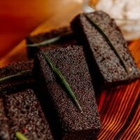 Гренки из бородинского хлеба с сырным соусом в Паб 13