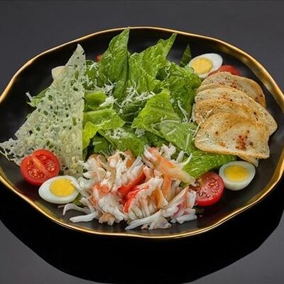 Цезарь с камчатским крабом в Bluefin по цене 2490 ₽