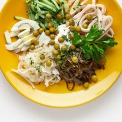 Салат с кальмаром и свежим огурцом в КинзаЗа по цене 309 ₽