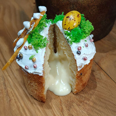 Кулич средний с заварным кремом в Slab BarПИЦЦА БУРГЕРЫ СТЕЙКИ по цене 650 ₽