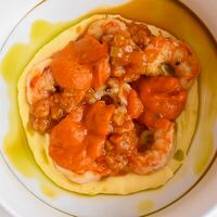 Креветки с картофелем алиго и икрой из баклажан в Библиотека
