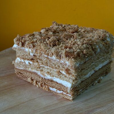 Медовик ручной работы в Дом хлеба по цене 688 ₽