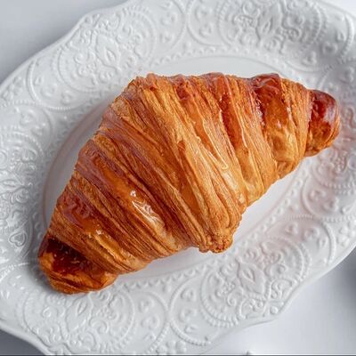 Круассан с маслом в Ava по цене 490 ₽