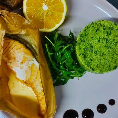 Сливочный лосось с зелёным кус-кусом в Мангал House по цене 1200 ₽