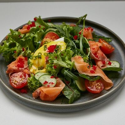 Д Салат с форелью и лаймовым соусом в Цех этого города по цене 689 ₽