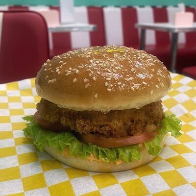 Чикенбургер в Old Buick Diner по цене 421 ₽