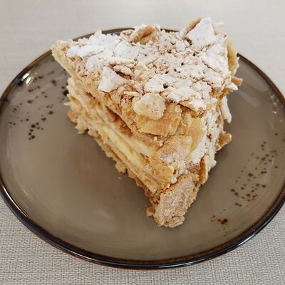 Торт Наполеон с заварным кремомв Марсель кафе-кондитерская по цене 282 ₽