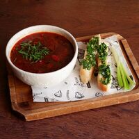 Борщ с черносливомв Джани ресторани