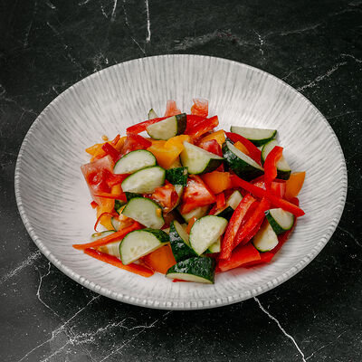 Салат овощной с растительным маслом в Бумбараш по цене 185 ₽