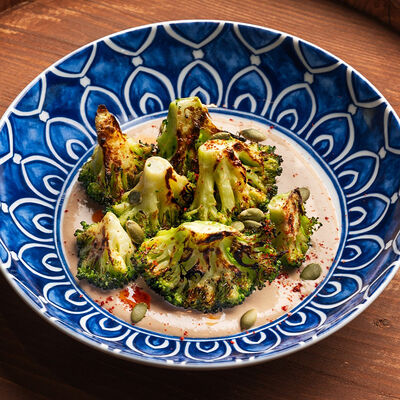 Брокколи на мангале с ореховым кремом в Дзеими по цене 398 ₽