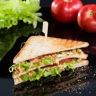 Сэндвич классический в Муравей по цене 135 ₽