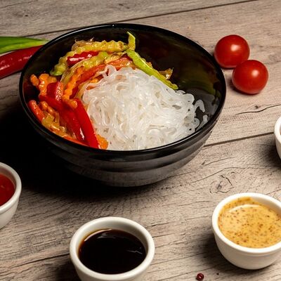 Рисовая лапша с говядиной в Мегаполис по цене 550 ₽